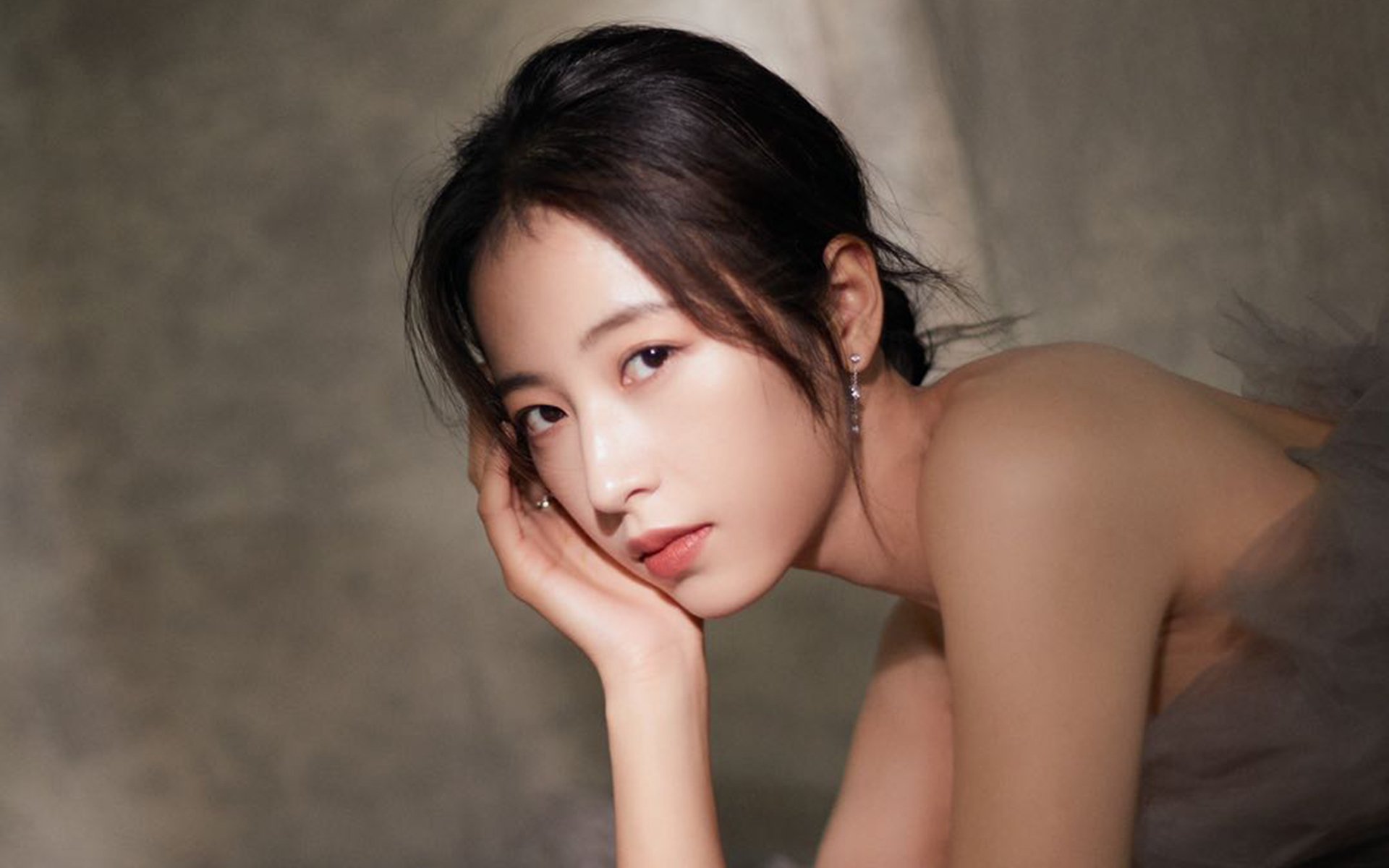 爱游戏体育平台-热火公布球队口号强调团队第一，热火队宣传片